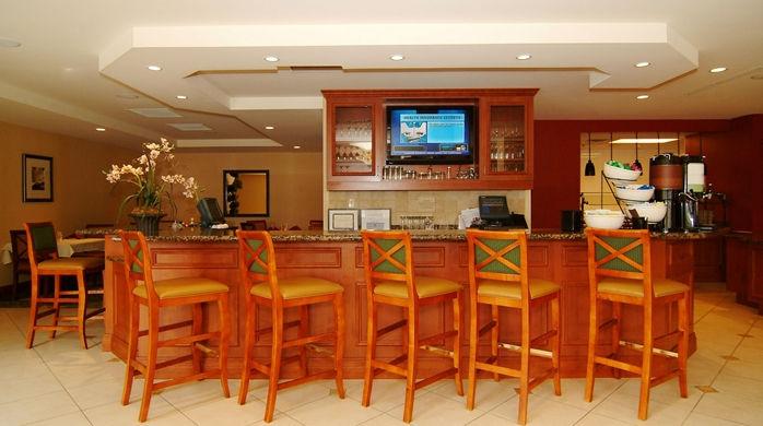 Hilton Garden Inn Каспер Экстерьер фото